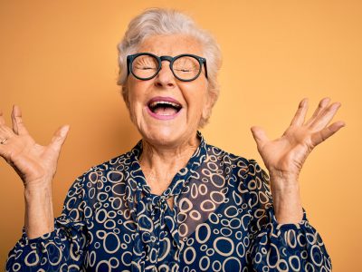 The difference between implants, bridges and dentures. - Dental News.